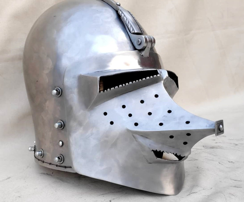 beak face hounskull helmet 
