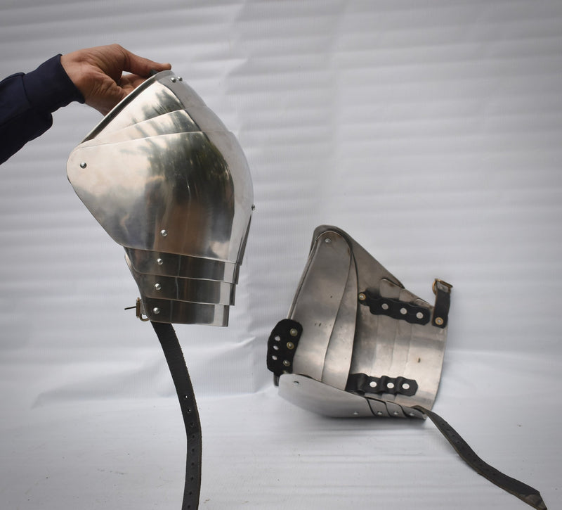 Medieval combat shoulder armor for Buhurt sports