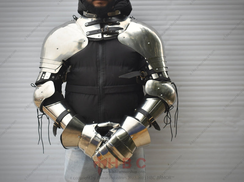 Medieval battle hand armor Knightly steel gauntlets Steel mittens for combat Armored hand protection for reenactment Historical tournament handwear Medieval combat-ready gauntlets