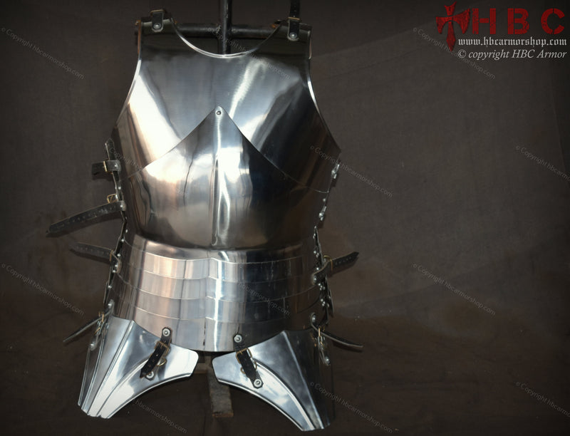 Armure corporelle en cuirasse de plaques