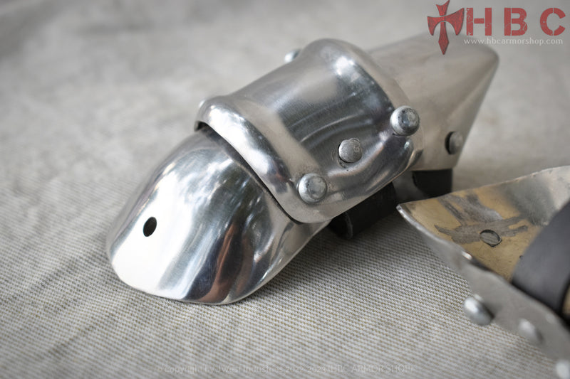 enclosed steel thumb