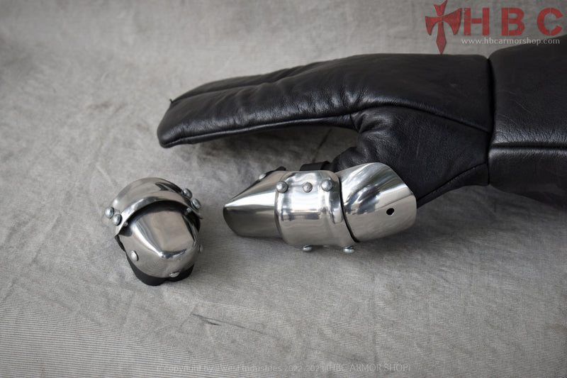 enclosed metal finger 