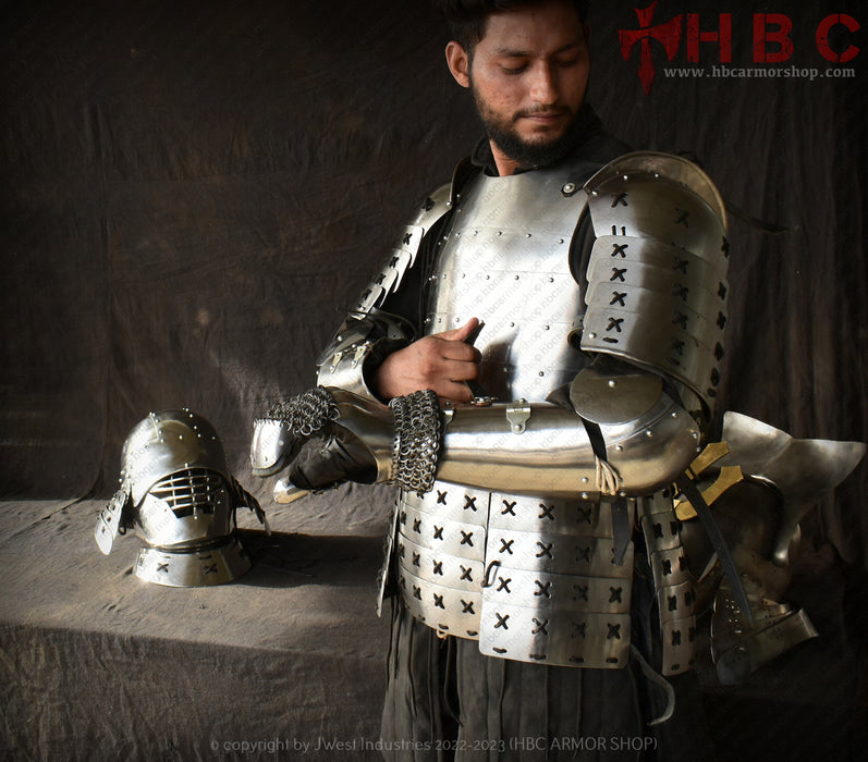 Knight armor set of the 16th century for sale
