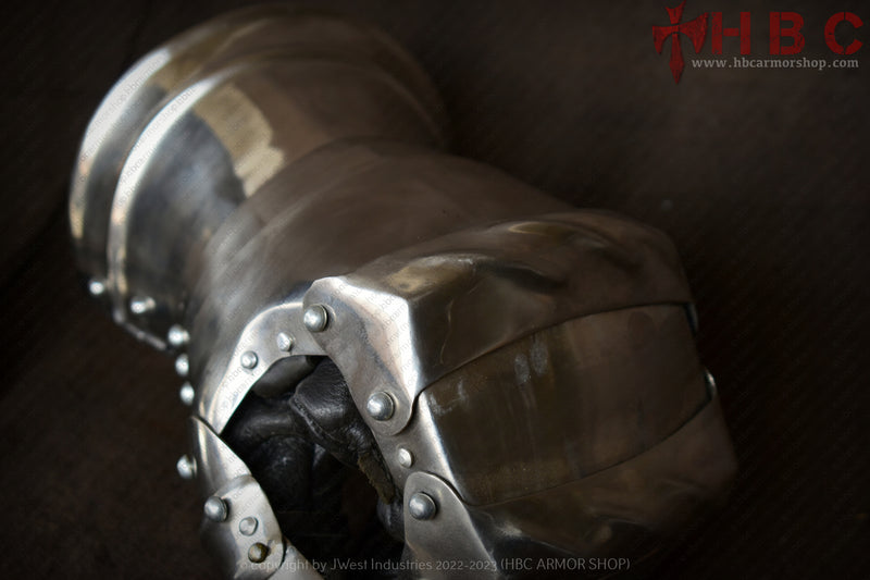 medieval sword fight armour