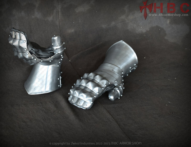 medieval mitten